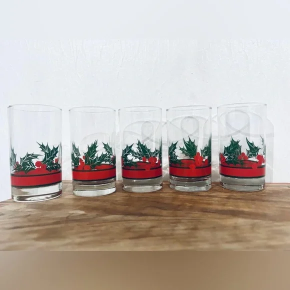 🎉HOST PICK🎉 Libbey  Holly & Berries Set of 5 1980s Vintage Christmas Glasses - Picture 2 of 8